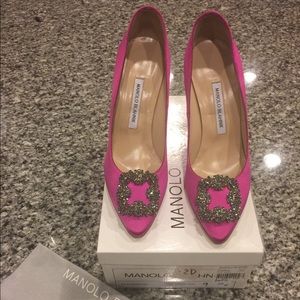 Pink Satin Manolo Blahnik Hangisi 105-Size 39 NIB